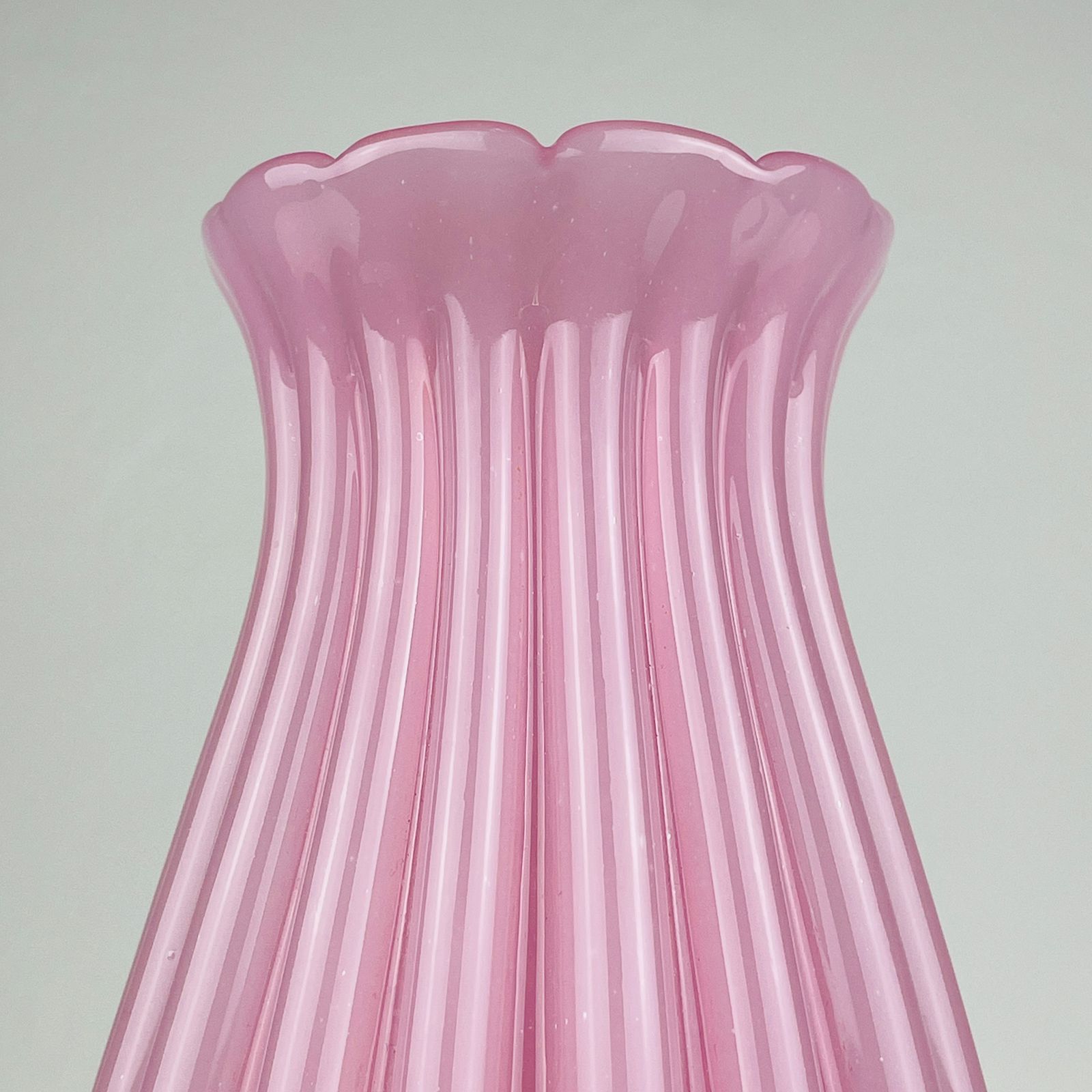 photo furniture Vintage Pink Vase By Archimede Seguso, Italy 1950s