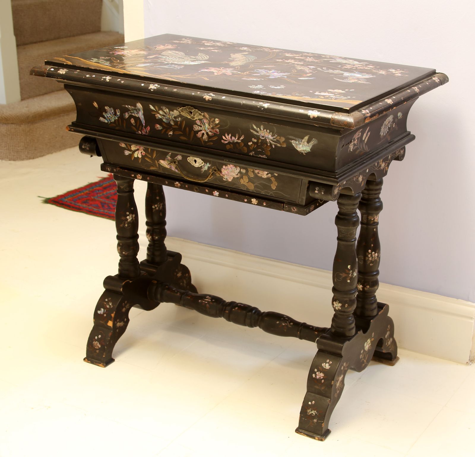 Chinosiere Desk In Black Laquered Wood With In Laid Mother Of Pearl C1900