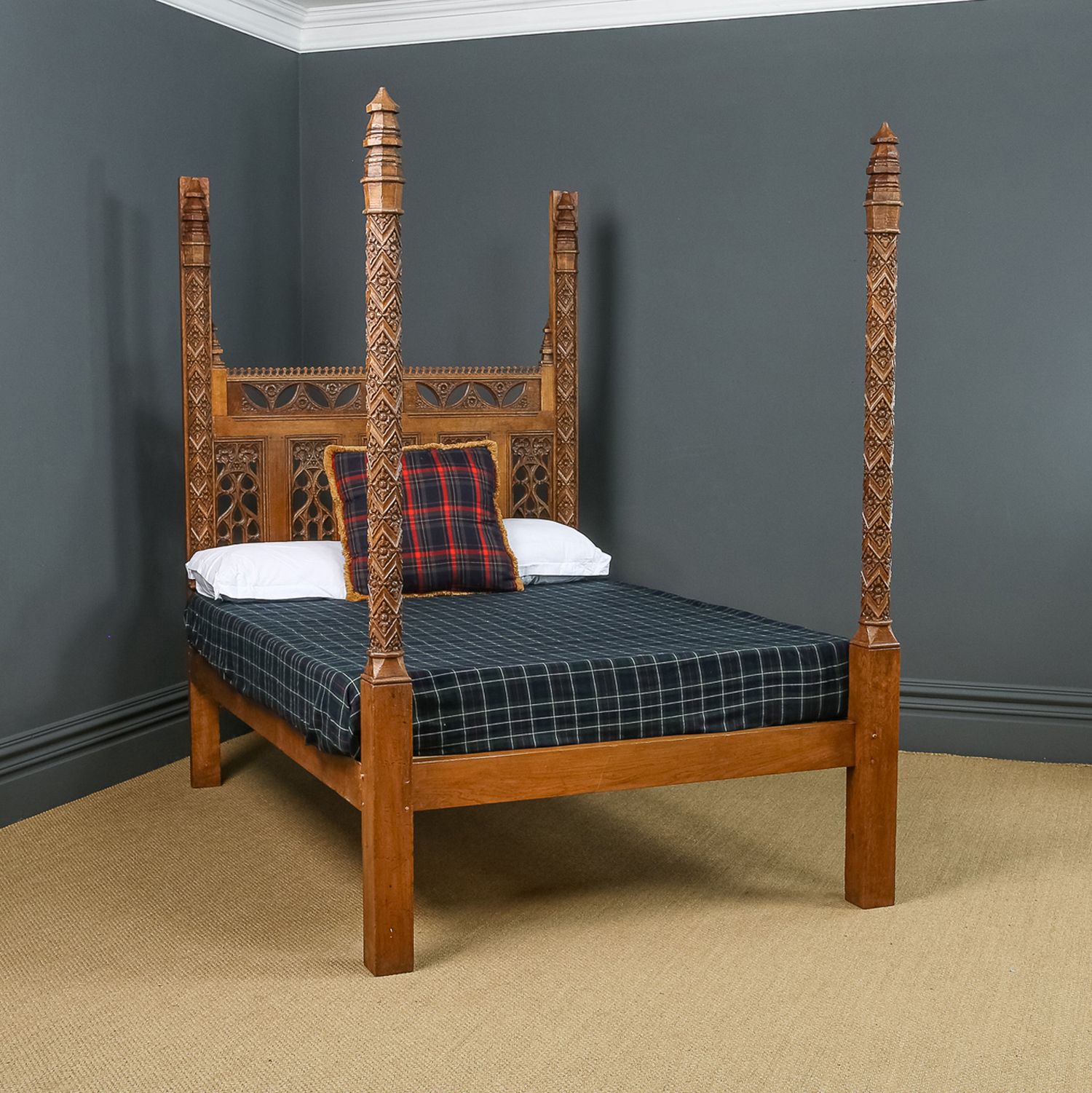 English 16th Century Gothic Pugin Style 5ft King Size Oak Carved  Bed (Circa 1930)