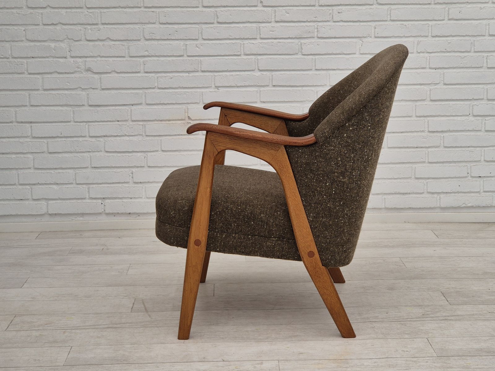 photo vinterior 1960s, Danish Armchair, Furniture Wool/Cotton Fabric, Teak Wood.