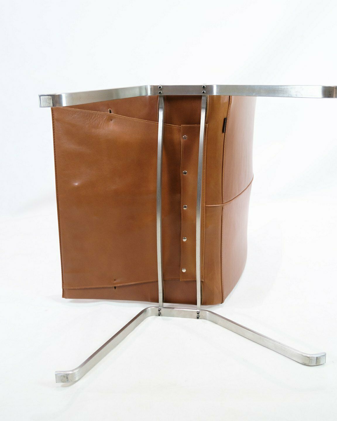 Esay Chair Model Pk22 In Walnut Elegance Leather  By Poul Kjærholm  For  Fritz Hansen photo vintage