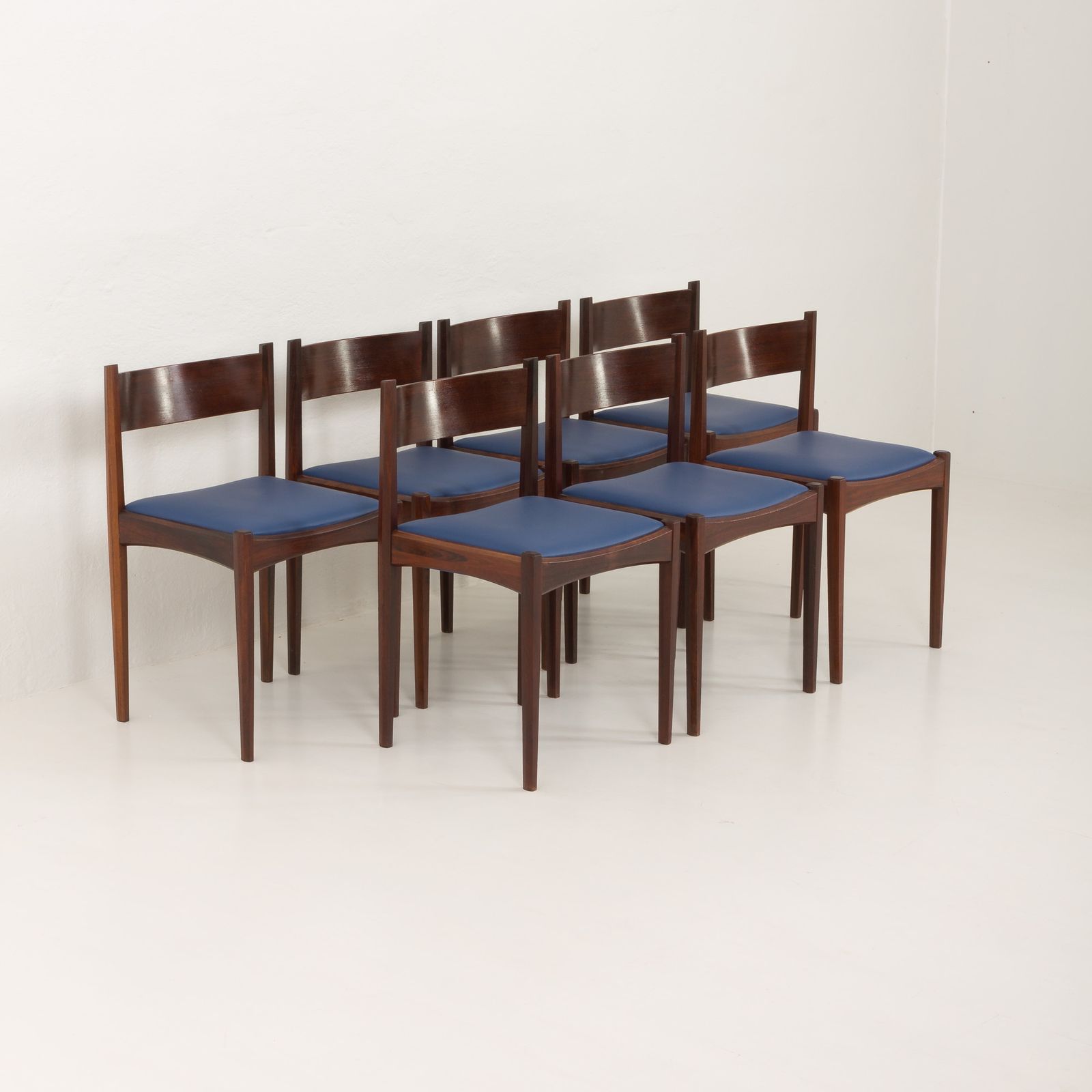 Ico Parisi And Louisa Parisi Set Of 6 Rosewood Chairs For Mim, 1950s photo vinterior