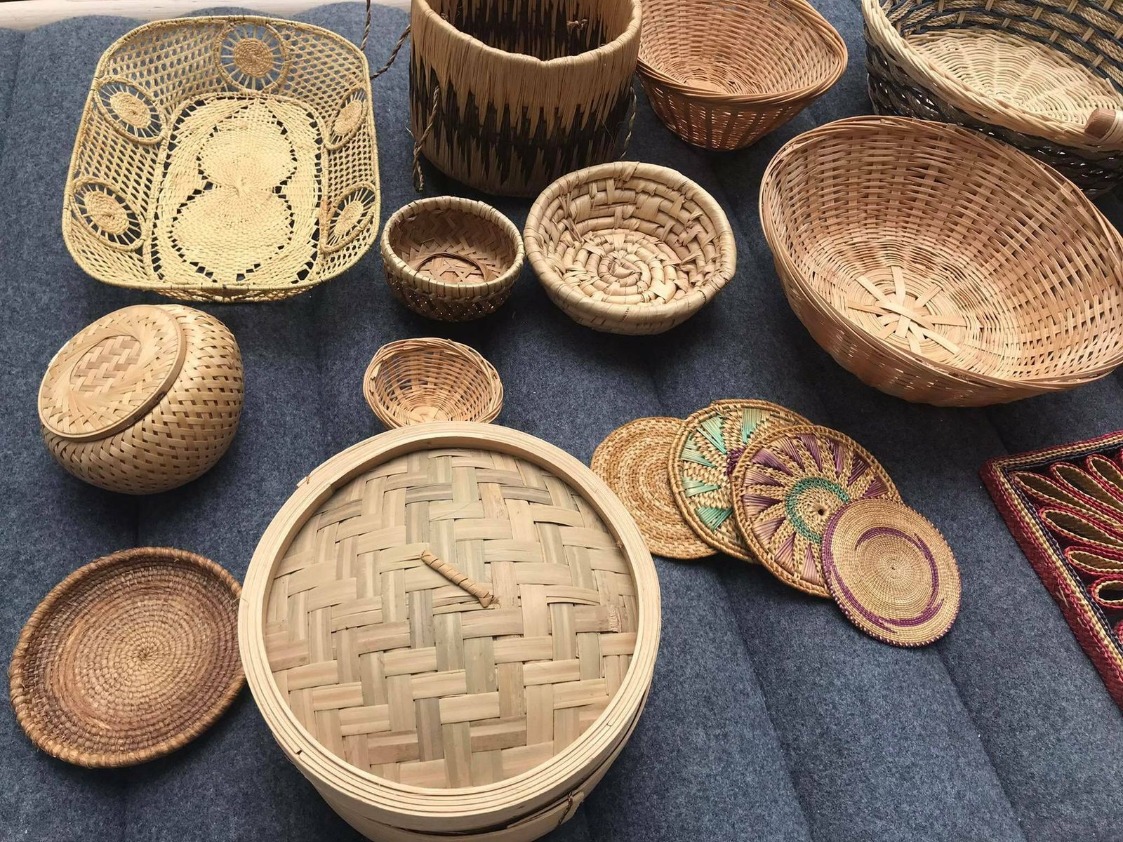 Boho Decor Art Woven Basket Wicker Wall Basket Round Rattan Flat Basket Wall Tray Bohemian Decor Wall Boho Chic Wicker Hanging African photo furniture