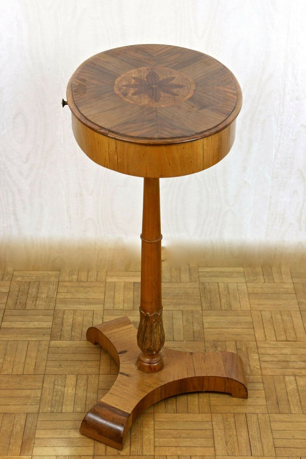 photo vinterior Pair Of 19th Century Biedermeier Side Tables, Nut / Cherrywood   At Ca. 1830