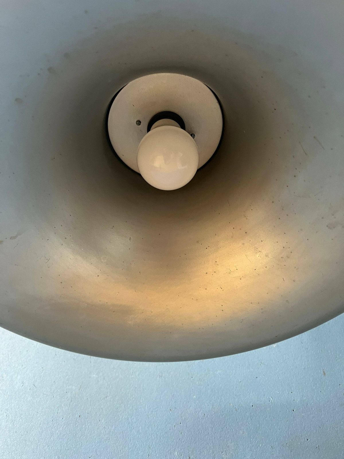 photo furniture Gele Mid Century Ufo Space Age Hanglamp
