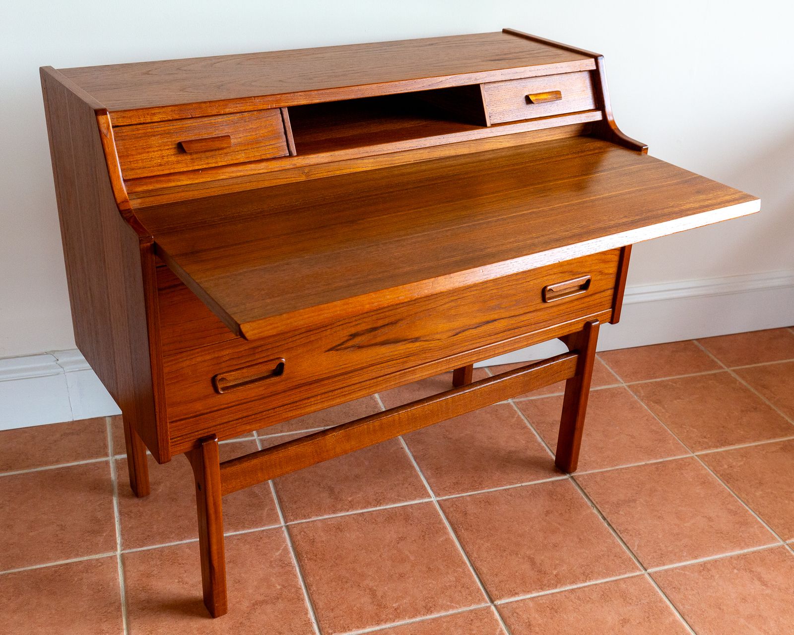 Arne Wahl Iversen Bureau Desk Secretaire Danish Mid Century Teak 1960s Mcm Scandinavian Vinde Møbelfabrik S.Ideboard C.Onsole C.Abinet Computer D.Esk photo vintage