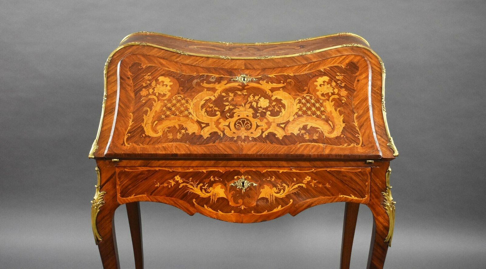 19th Century French Bureau De Dame photo vinterior