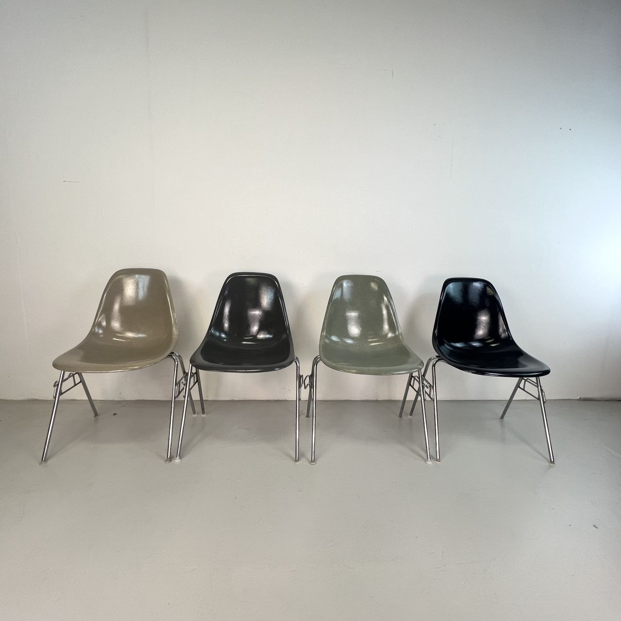 Eames Herman Miller Dss Side Chairs In Light Greige / Elephant Grey / Seafoam Green / Black photo furniture