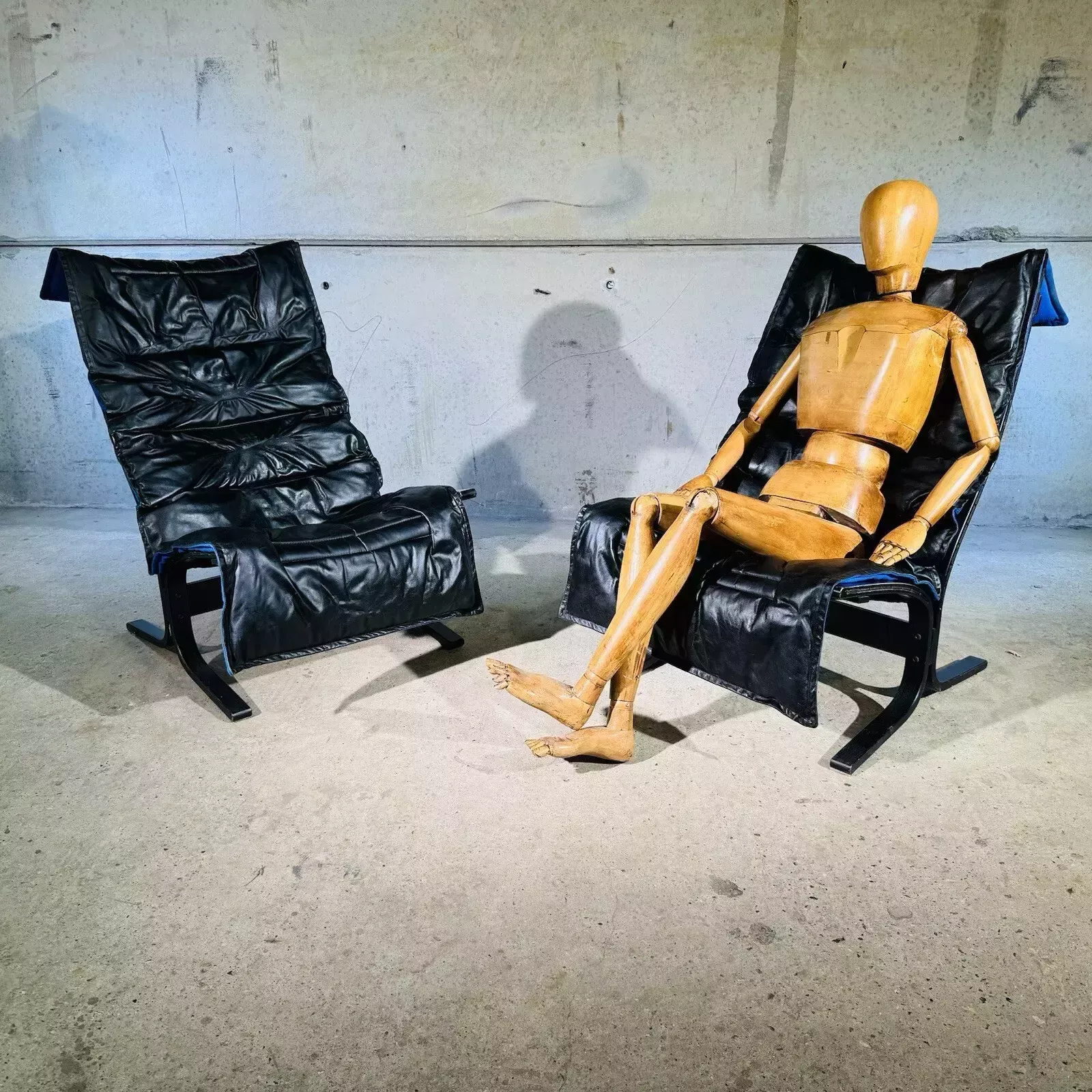 Pair Of Easy Chairs Black Leather By Westnofa, Norway 1970 Bentwood Frame photo furniture