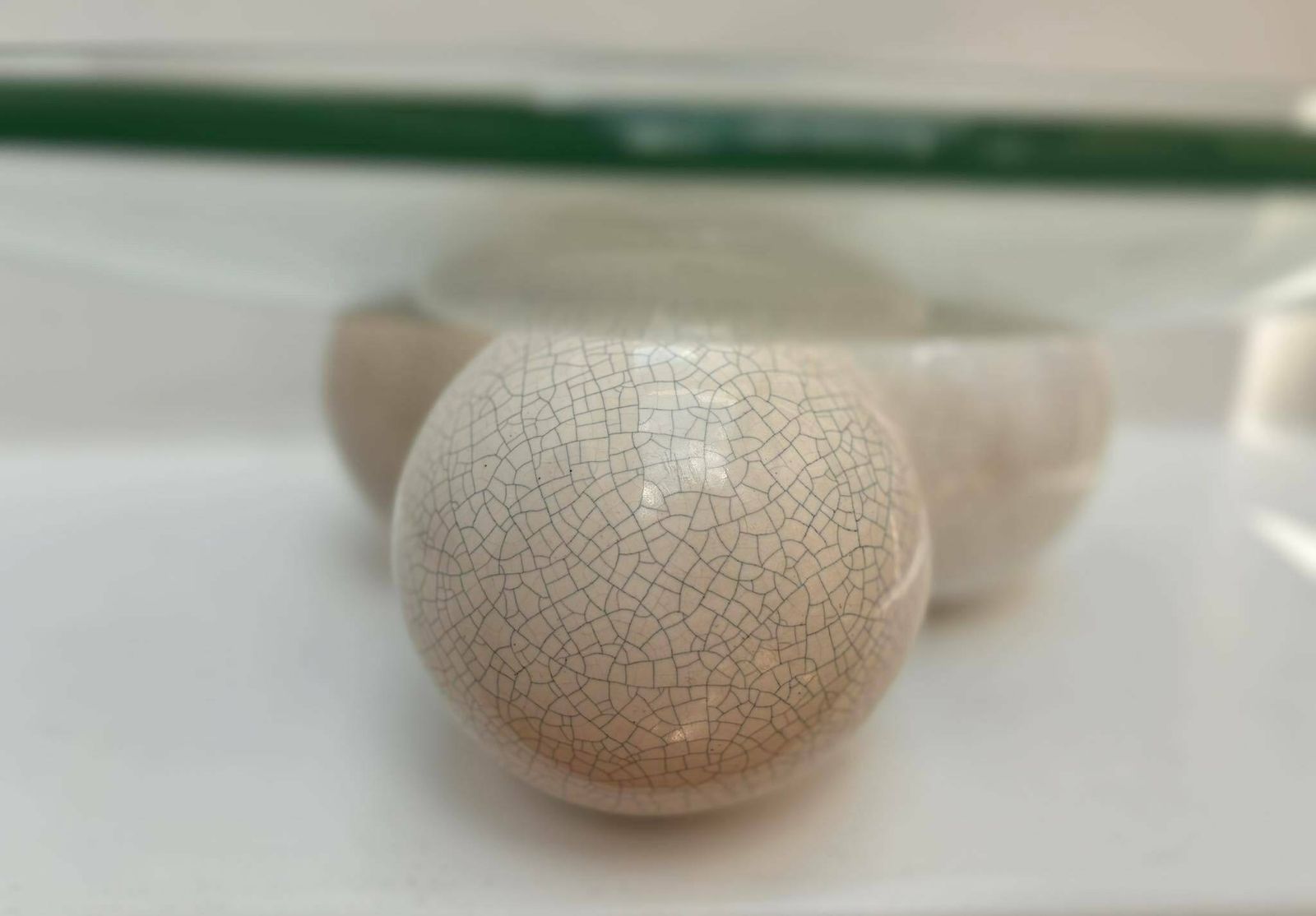 Fruitschaal Middelpunt – Gesigneerd Gekrakeleerd Keramiek En Glas Op Driepoot, Art Pottery Holland, Vintage Jaren 80, Dutch Design photo 302.0