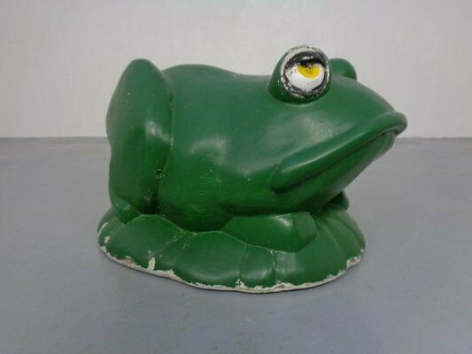 photo vintage Large Fiberglass Garden Frog, 1960s