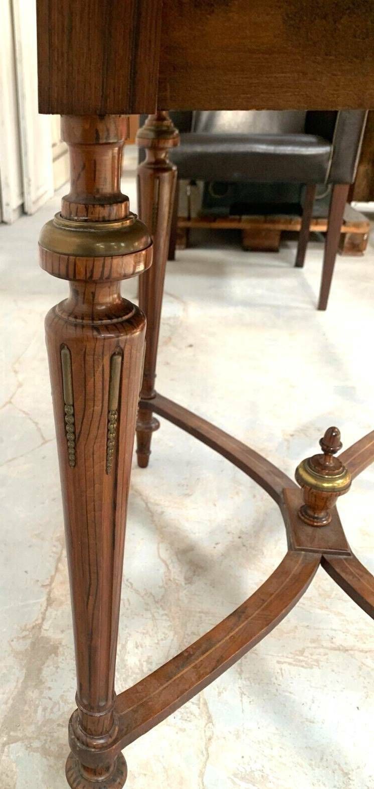 photo furniture Napoleon III Style Desk Table With Marquetry Top, 20th Century