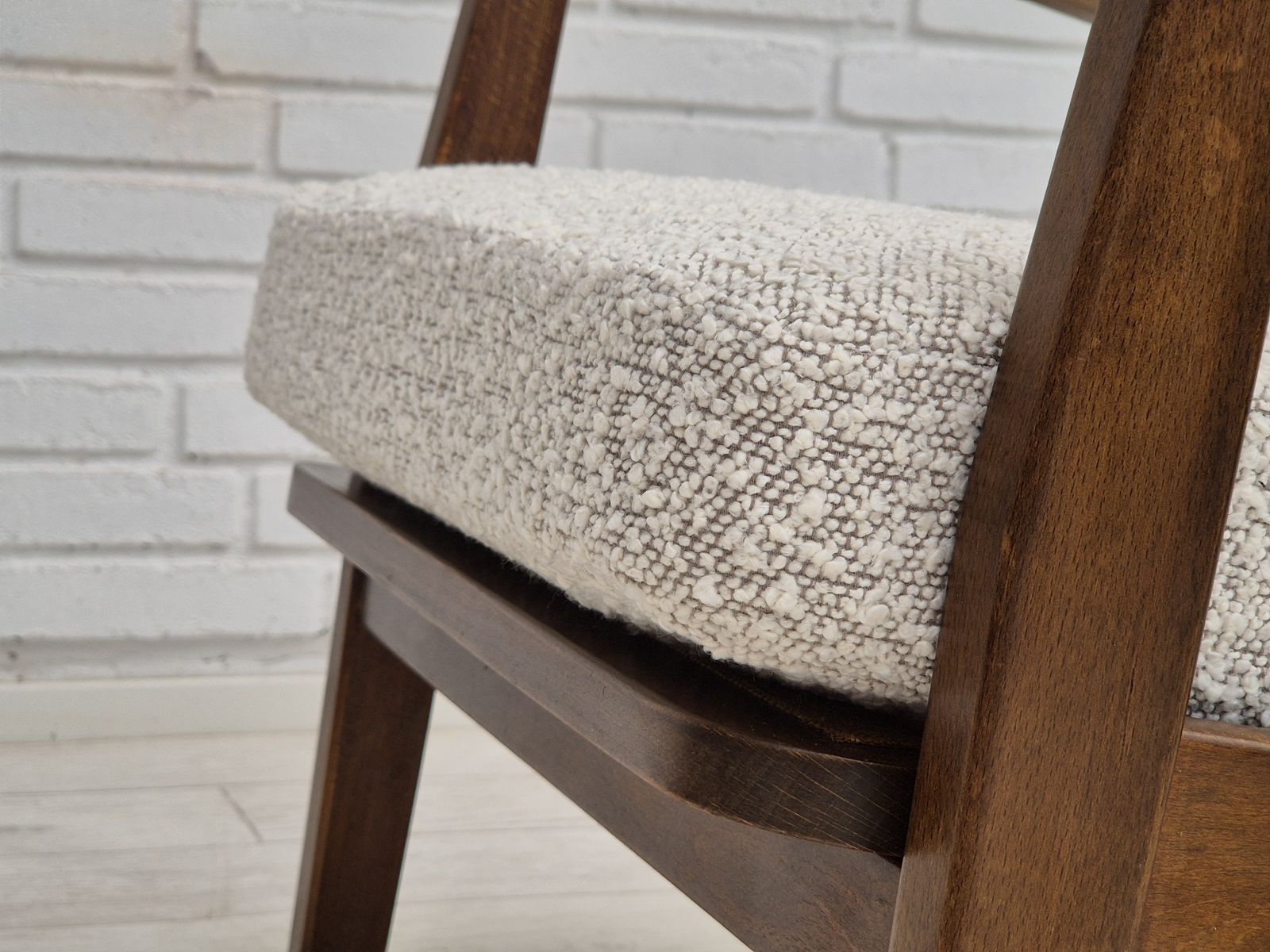 photo vintage 1960s, Danish Armchair, Refurbished In Quality White/Grey Furniture Fabric, Beech Wood.