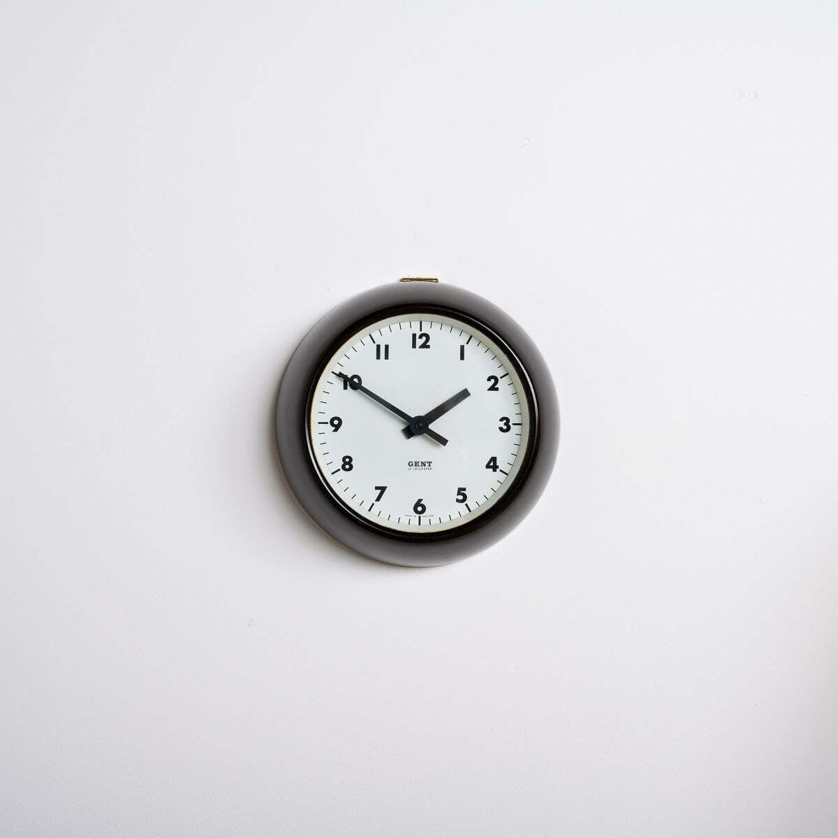 Rare Extra Small Vintage Bakelite Wall Clock By Gent Of Leicester photo vinterior