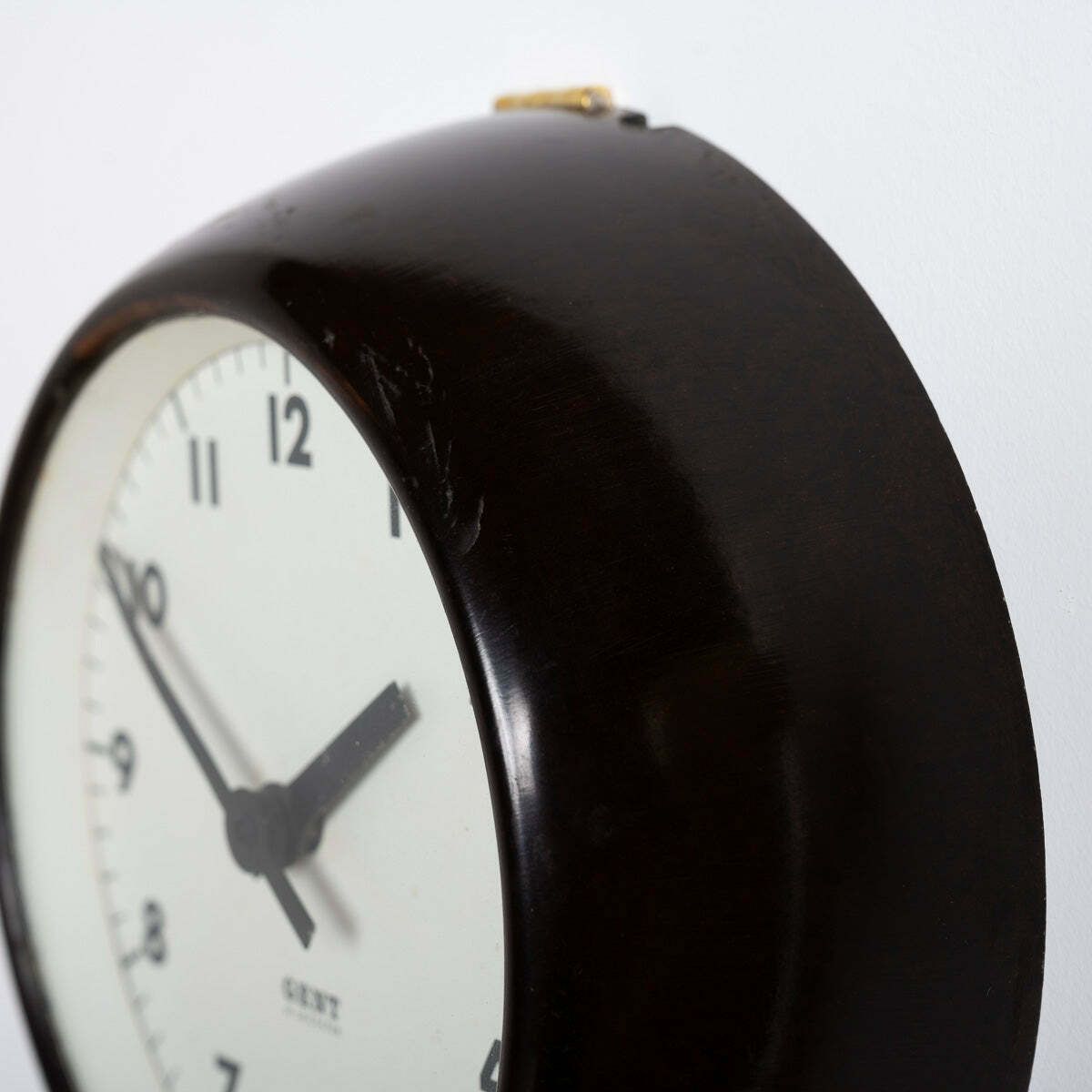 photo furniture Rare Extra Small Vintage Bakelite Wall Clock By Gent Of Leicester   Ig221303a