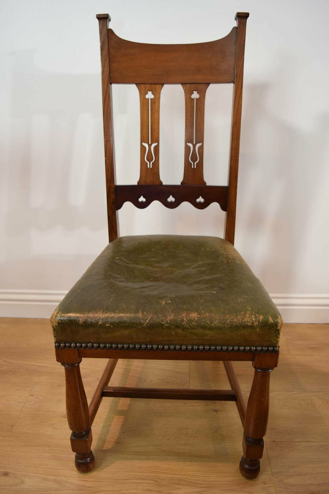 photo furniture Marsh, Jones & Cribb Set Of Six Art Nouveau Dining Chairs