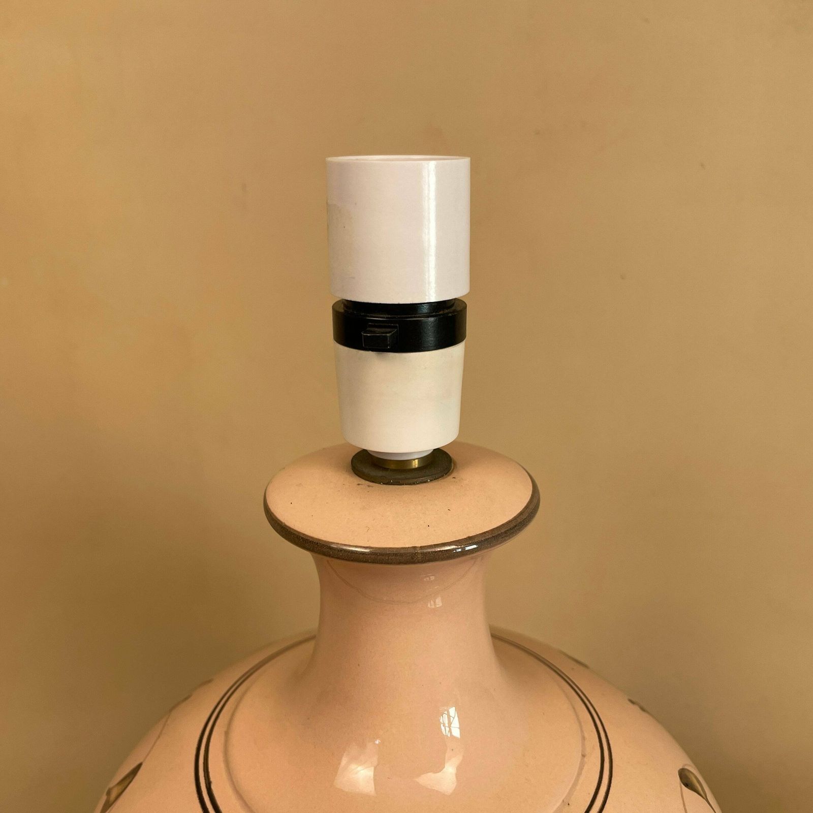 Vintage Ceramic Lamp Hand Painted Detail Retro Light Bedside Table Desk Porcelain Vase Pink Pattern Vintage Antique Cottage Round photo 55.0