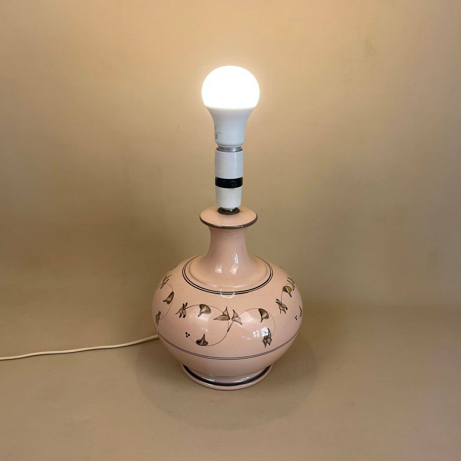 Vintage Ceramic Lamp Hand Painted Detail Retro Light Bedside Table Desk Porcelain Vase Pink Pattern Vintage Antique Cottage Round photo buy