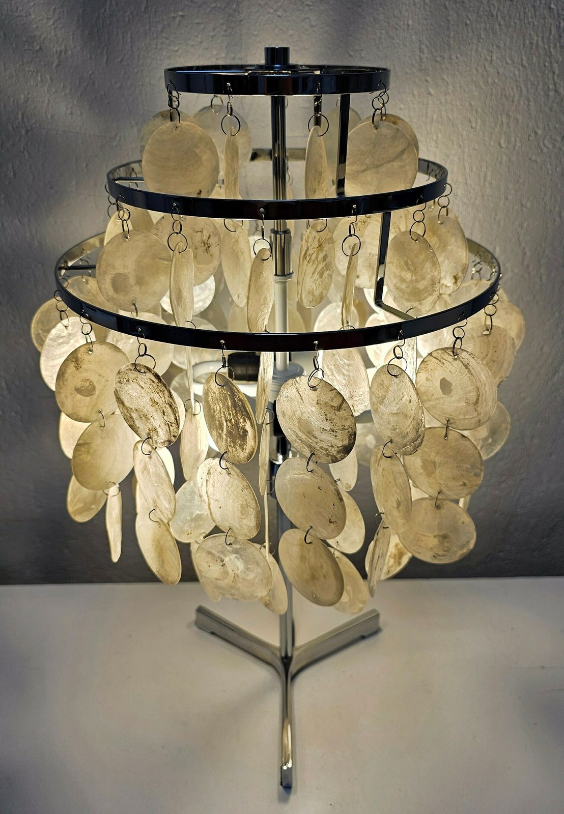 Mid Century Modern Table Lamp With Seashell Shade In Style Of Verner Panton Fantasy Lamp // Made In USA In 1980s photo 700.0