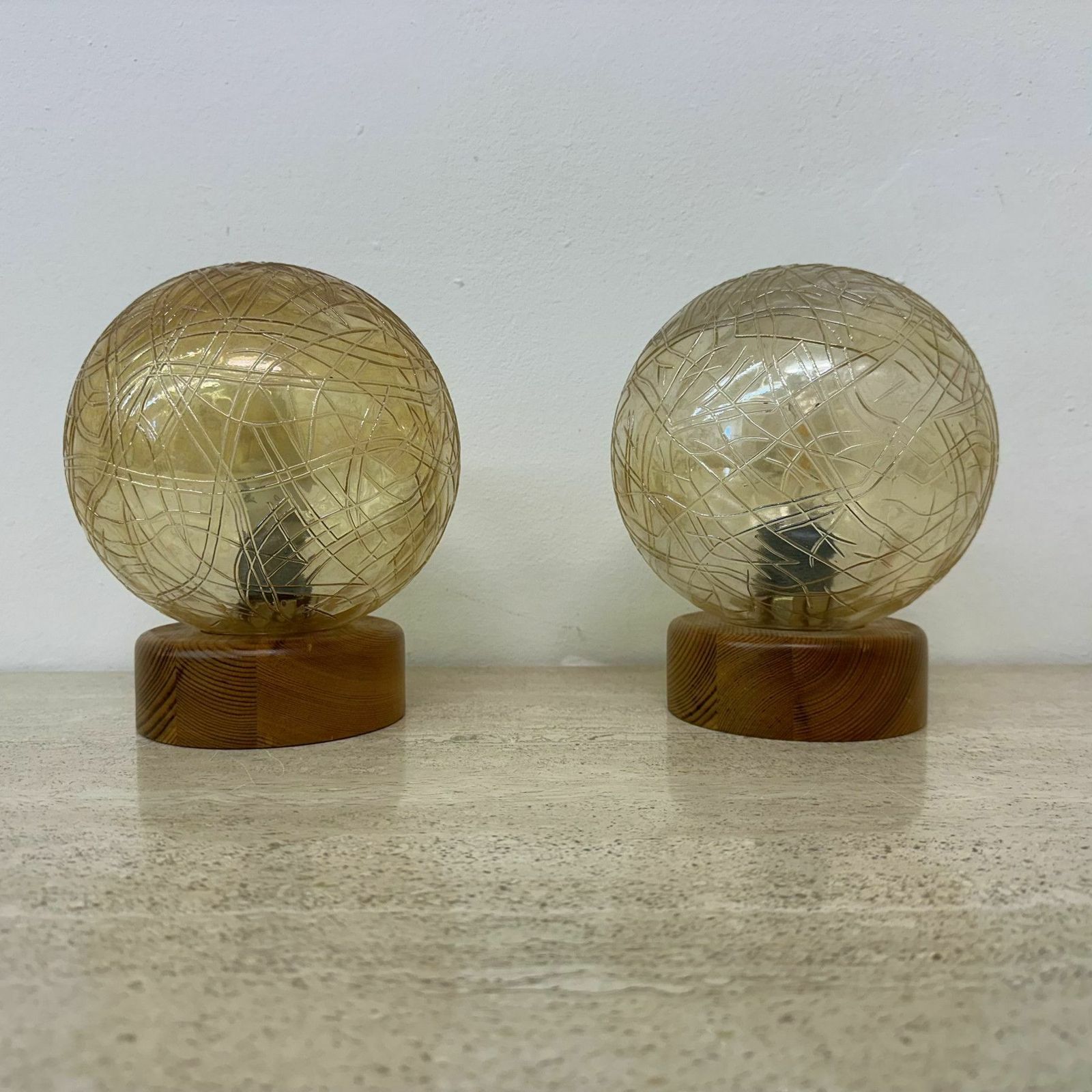 Set Van 2 Tafellampen Van Glas En Hout, Jaren 1980 photo 366.0