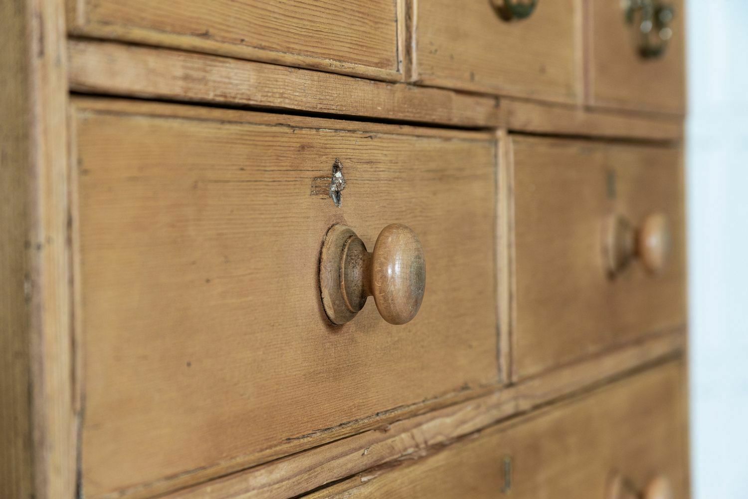 photo furniture Large 19thc English Pine Chest Drawers