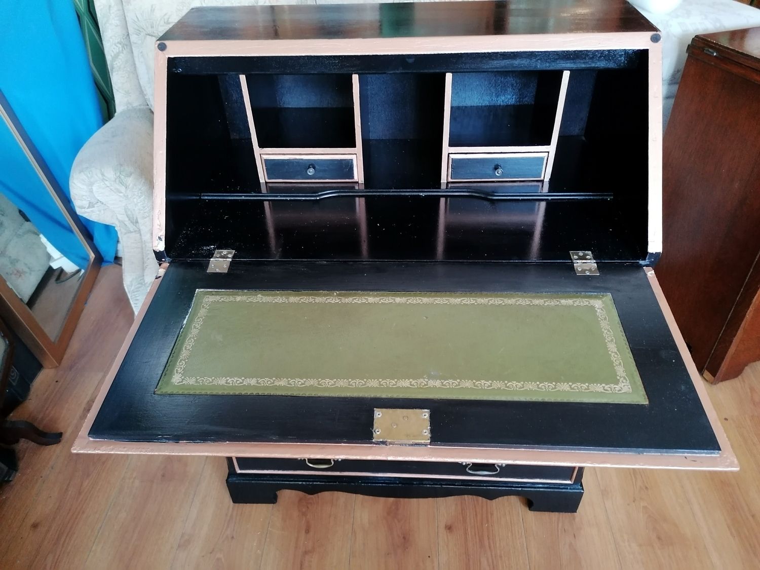 Bureau. Lovely, Useful Up Cycled. 10% Off Weekly! Offer Now £202 Ref 5164 photo 225.0