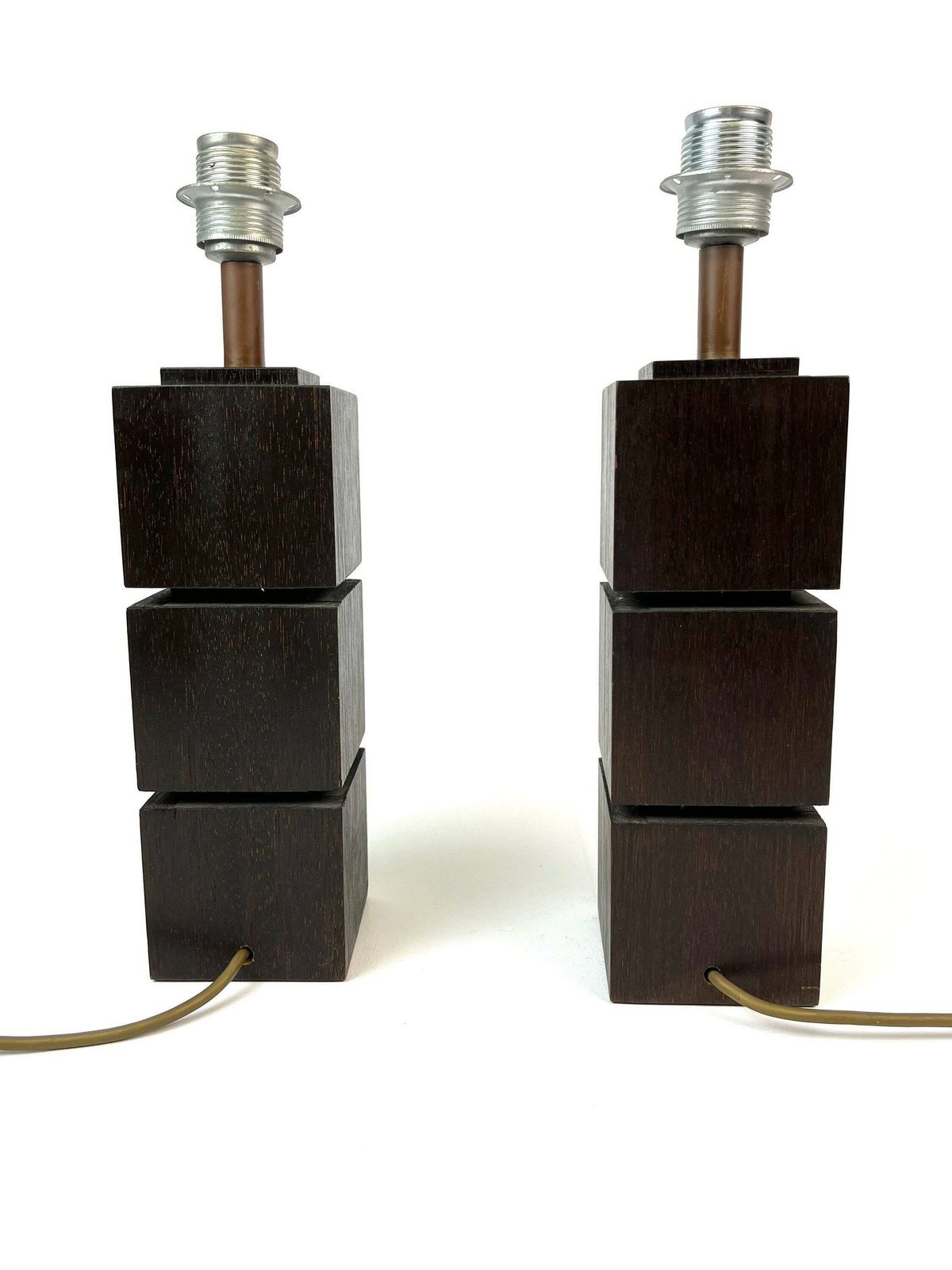 Fraai Paar Grote Kubistische Teakhouten Bureaulampen – Danish Modern, Mid Century, Ca. 1960 photo Verlichting