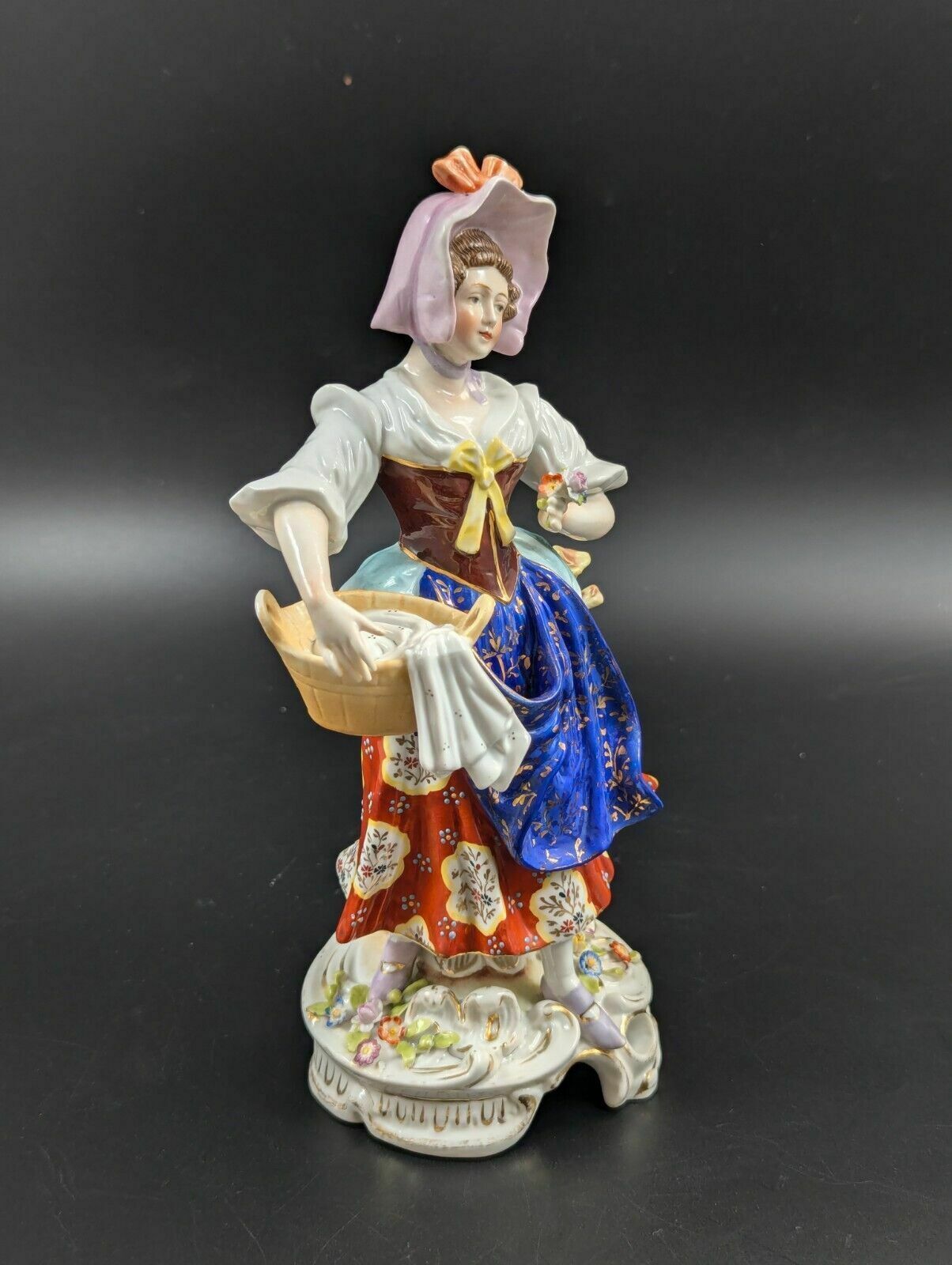Chelsea Porcelain Figurine Of Laundry Woman, C. 1752 1756 photo 900.0