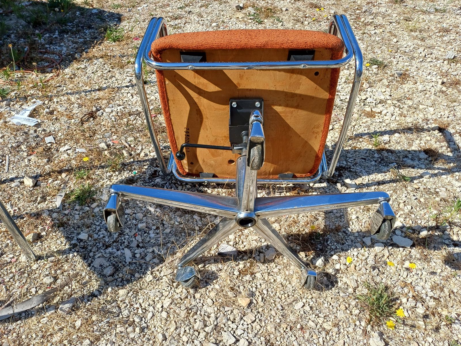 photo vinterior Armchair And 2 Vintage Chairs Eurosit