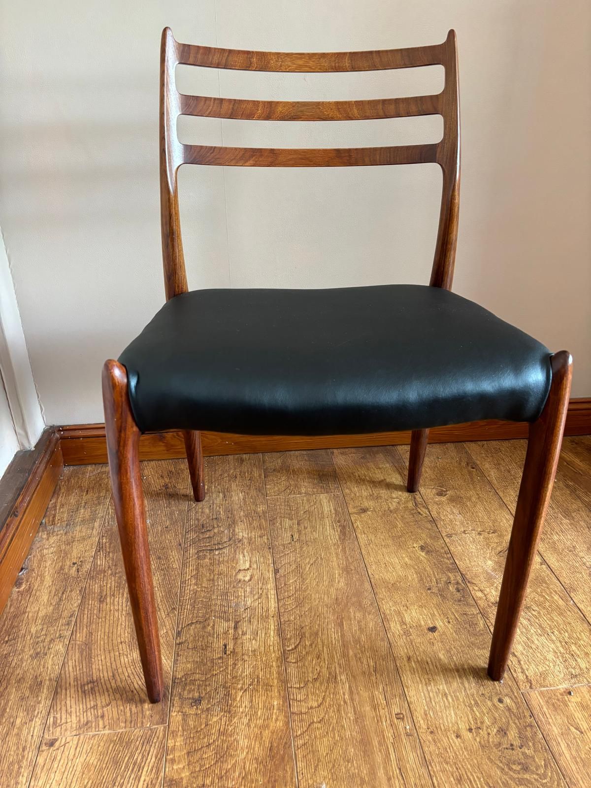 Niels Otto Moller Model 78 Circa 1950s   Set Of 4 X Dining Chairs photo for sale