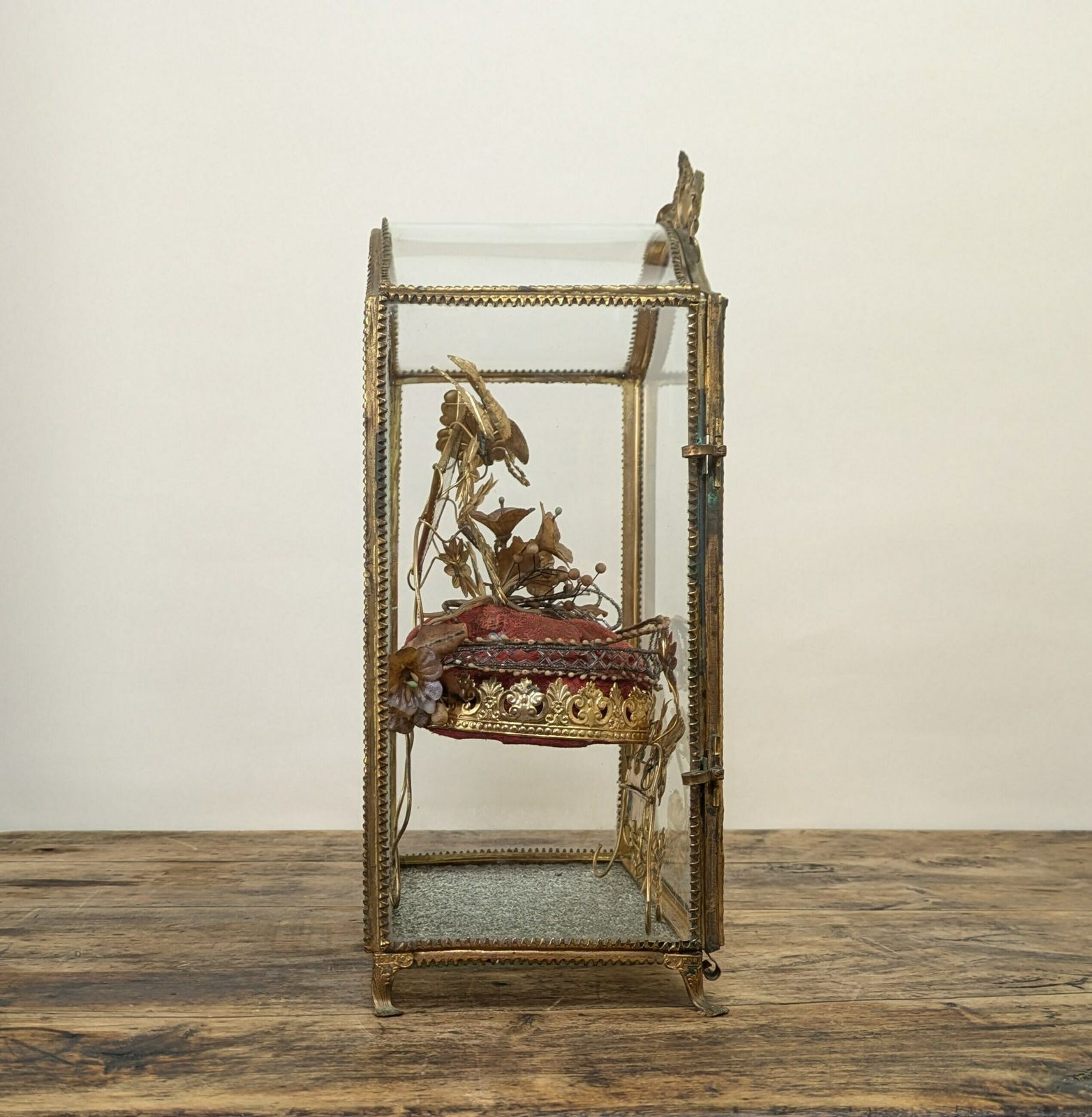 Antique French Marriage Display, French Brides Wedding Tiara Brass And Glass Stand, Old Marriage Globe, 19th Century Arched Display photo vintage