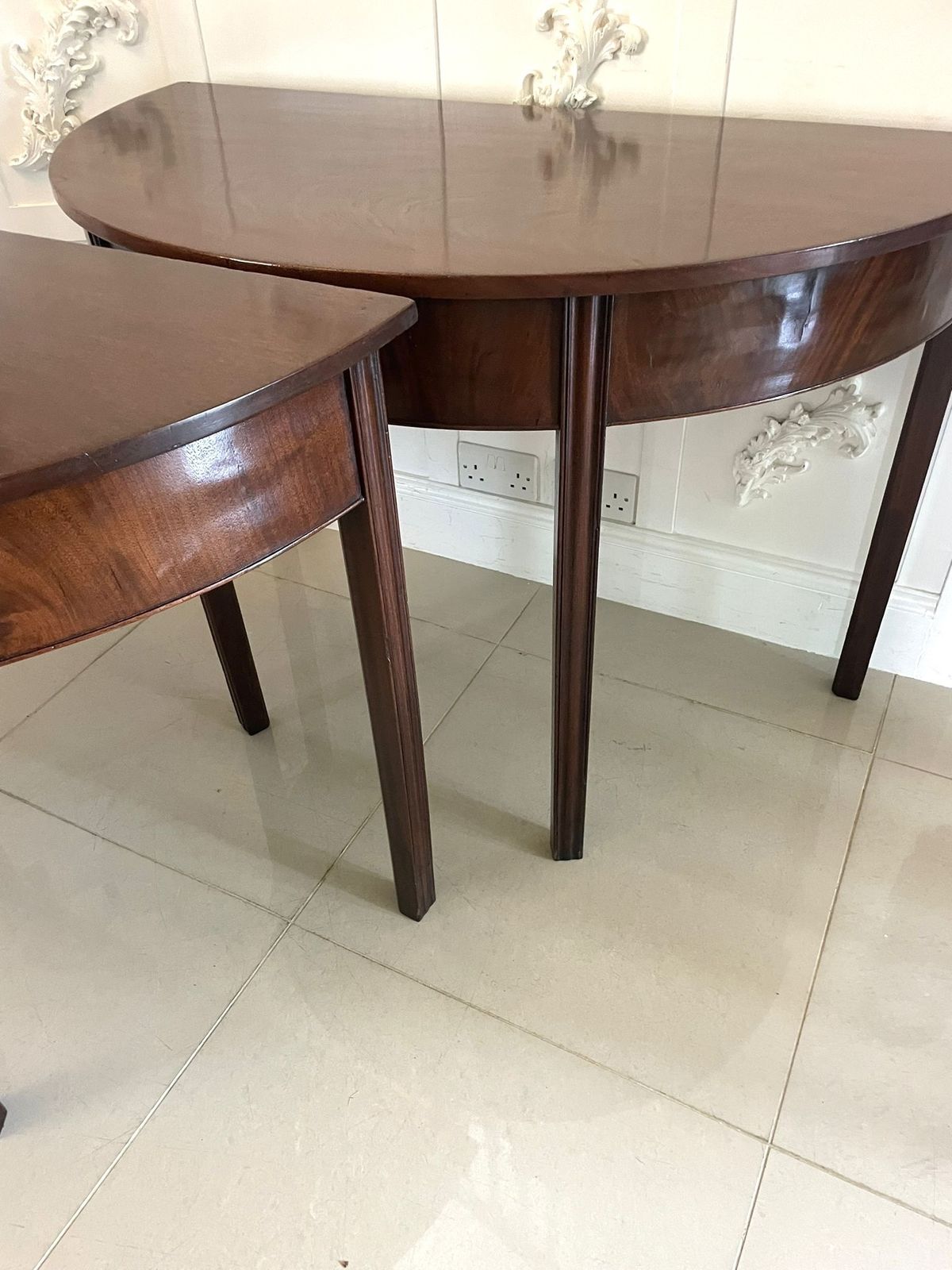 photo furniture Pair Of Quality Figured Mahogany Antique 18th Century Demi Lune Console Tables