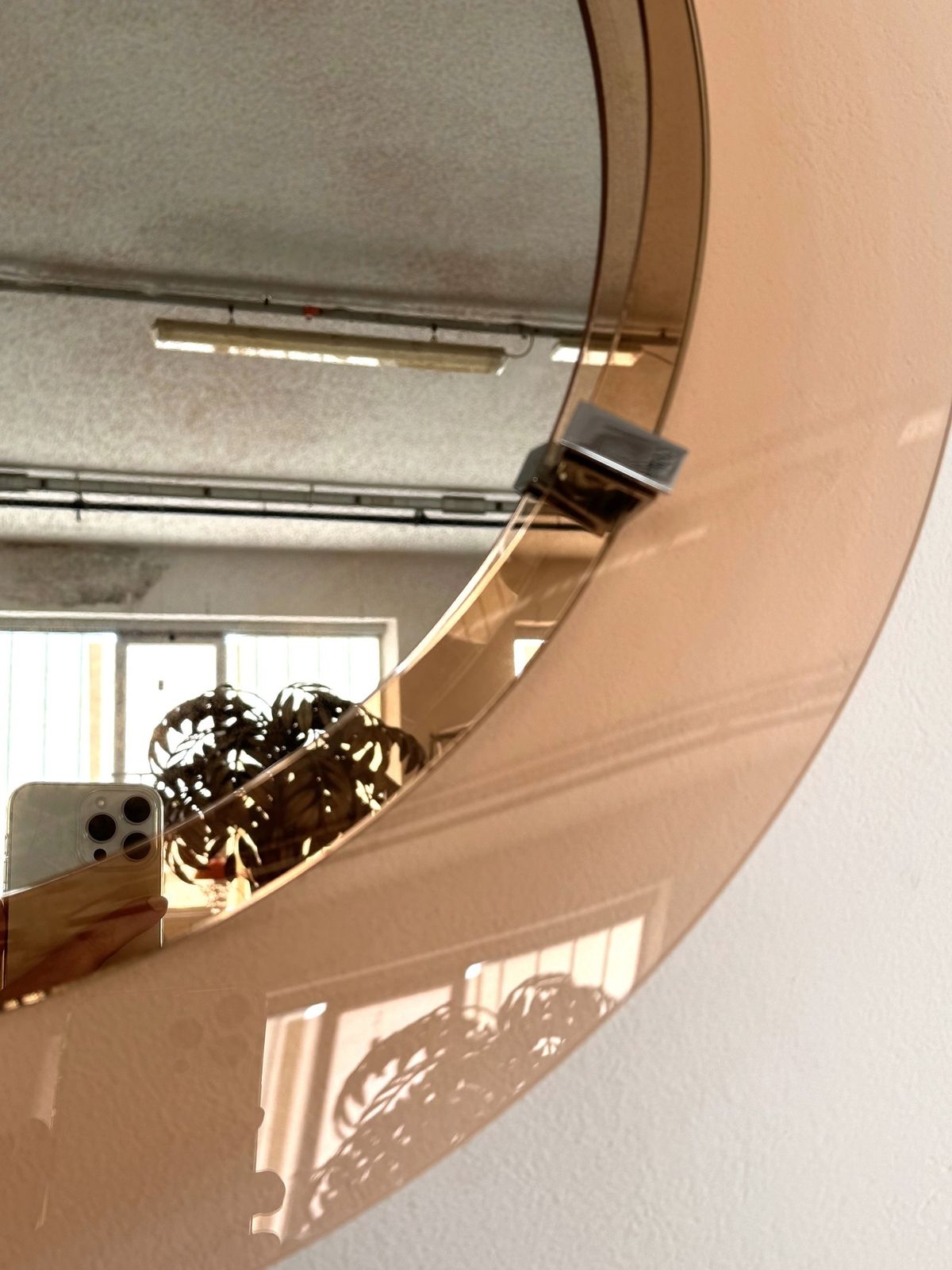 photo vinterior Italian Large Midcentury Round Glass Wall Mirror In Pink, 1970s