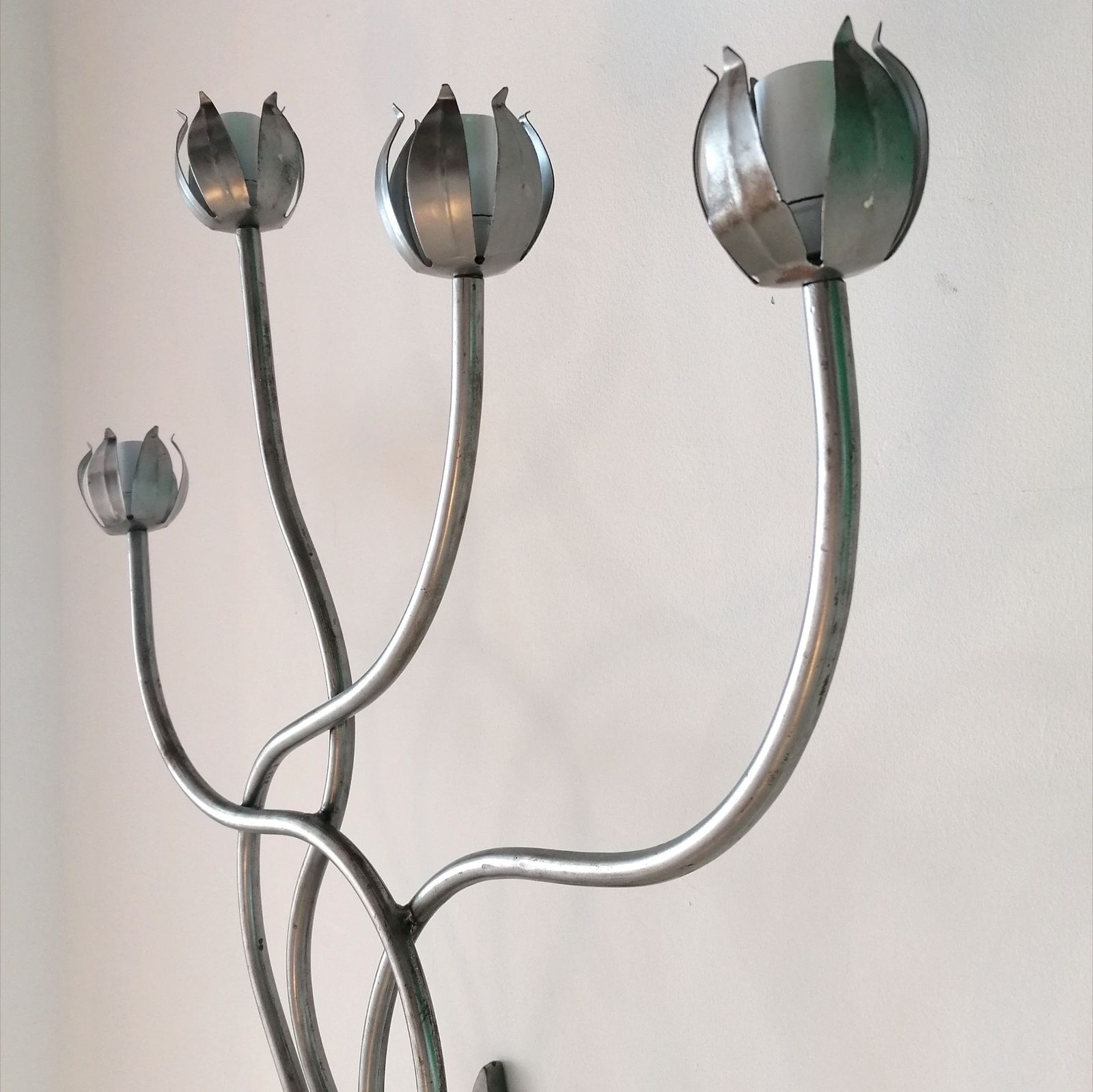 Postmodern Sculptural Star / Flower Wiggle Steel Wall Light, Artist Made, No Labels, USA, C1980s. Newly Rewired. photo Lighting