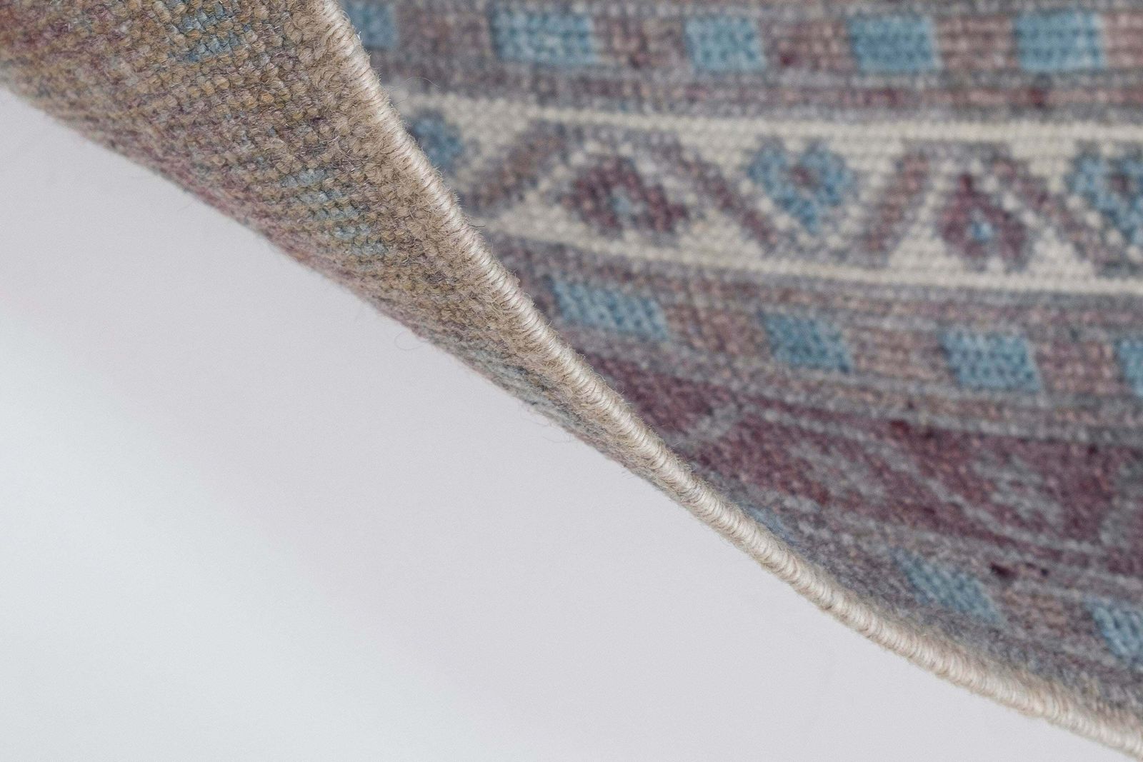 photo furniture Vintage Faded Turkish Oushak Rug 3'5" X 6'3"
