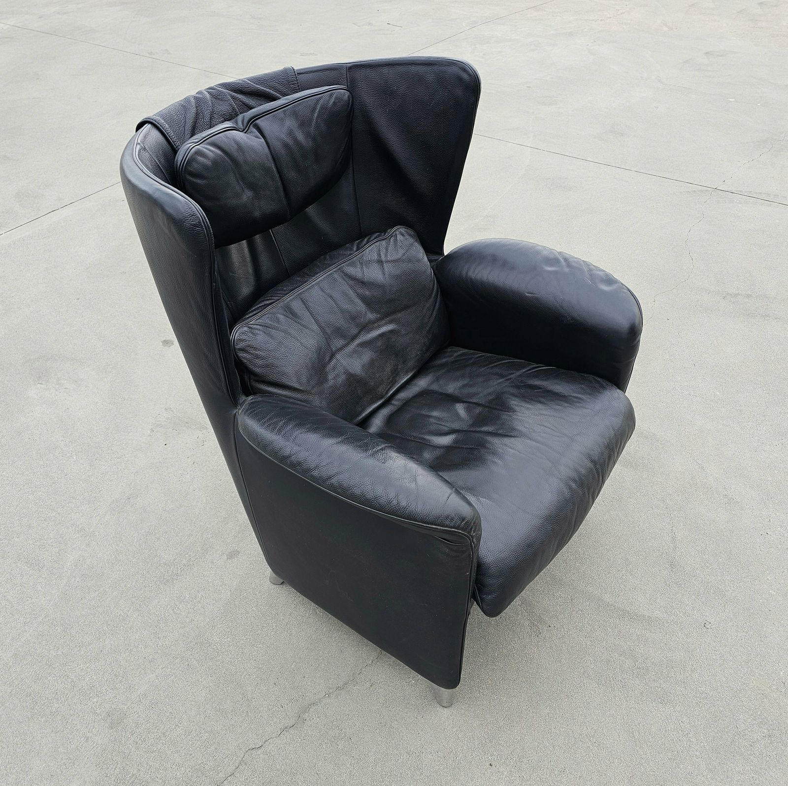 Pair Of Postmodern Armchair Designed By Franz Josef Schulte For De Sede, Model Ds 23 In Black Leather // Made In Switzerland In 1980s photo for sale