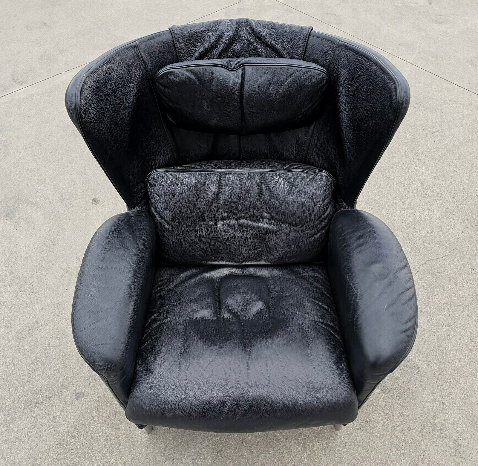 Pair Of Postmodern Armchair Designed By Franz Josef Schulte For De Sede, Model Ds 23 In Black Leather // Made In Switzerland In 1980s photo vintage