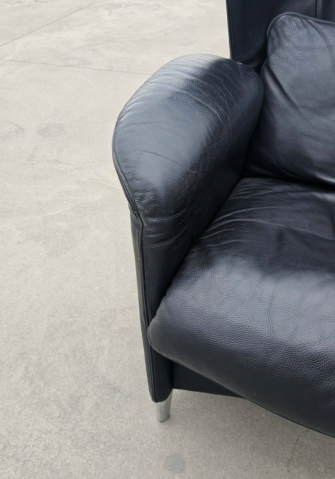photo for sale Pair Of Postmodern Armchair Designed By Franz Josef Schulte For De Sede, Model Ds 23 In Black Leather // Made In Switzerland In 1980s