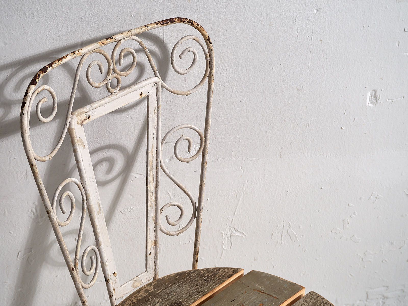 Garden Furniture Antique Outdoor Chairs In White (C.1920). Set Of 4 Pieces photo