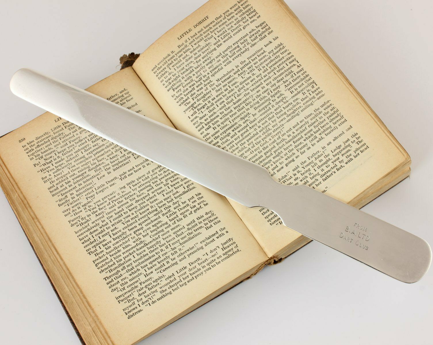 365.0 Sampson Mordan Solid Silver Antique Paper / Page Turner 1918. Ba Ltd Dart Club. photo