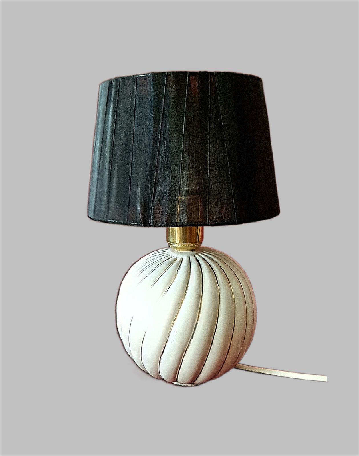 Pair Of Mid Century Lamps Italy 1970s Vintage Porcelain With Gilded Trim photo 400.0