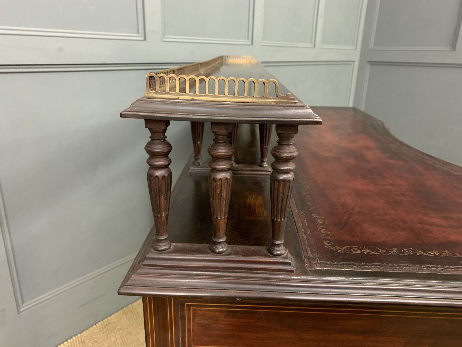 photo vinterior Inlaid Mahogany Writing Desk By Collinson And Lock