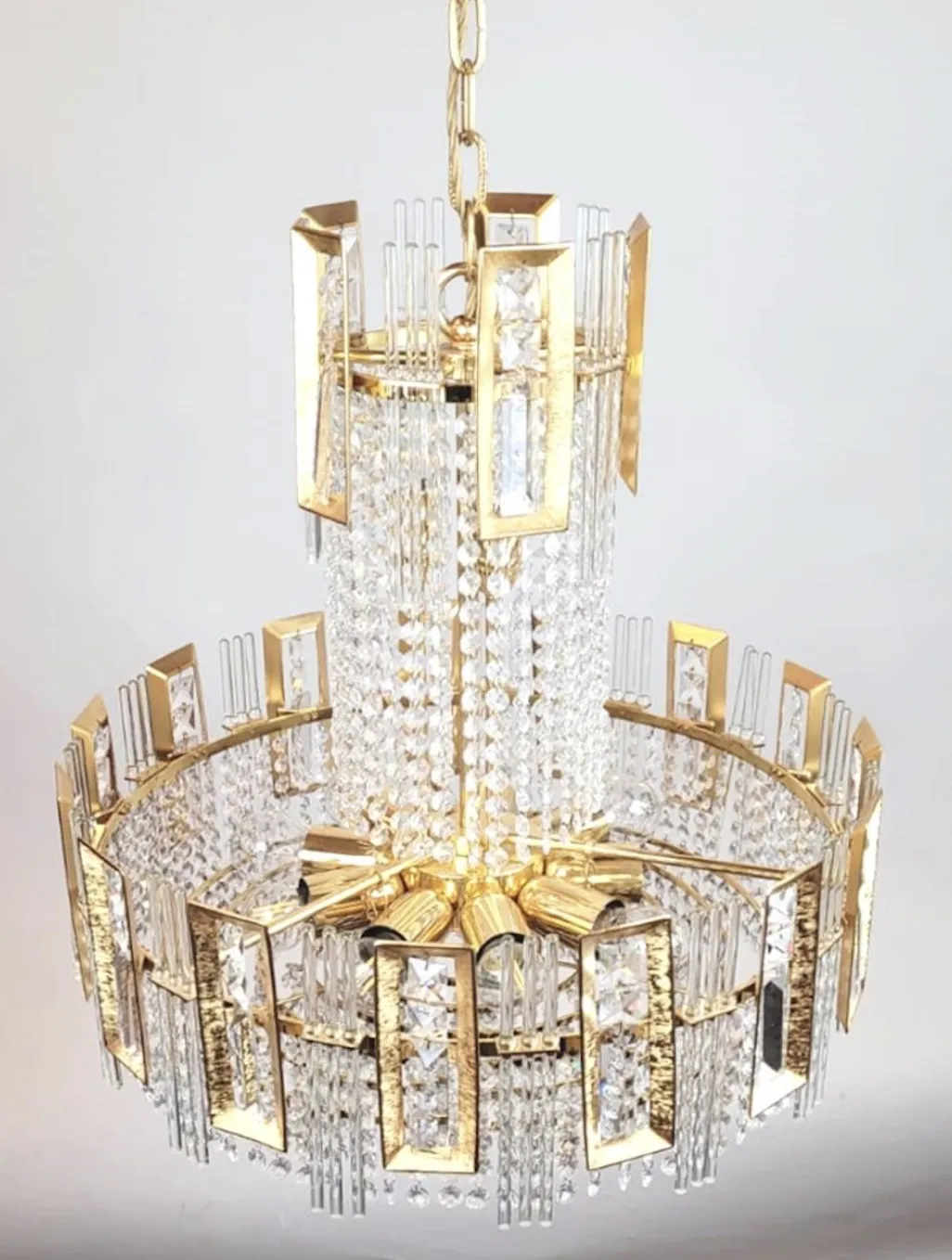 Chandelier In Gilded Brass And Glass Garlands – 12 Lights photo Lighting