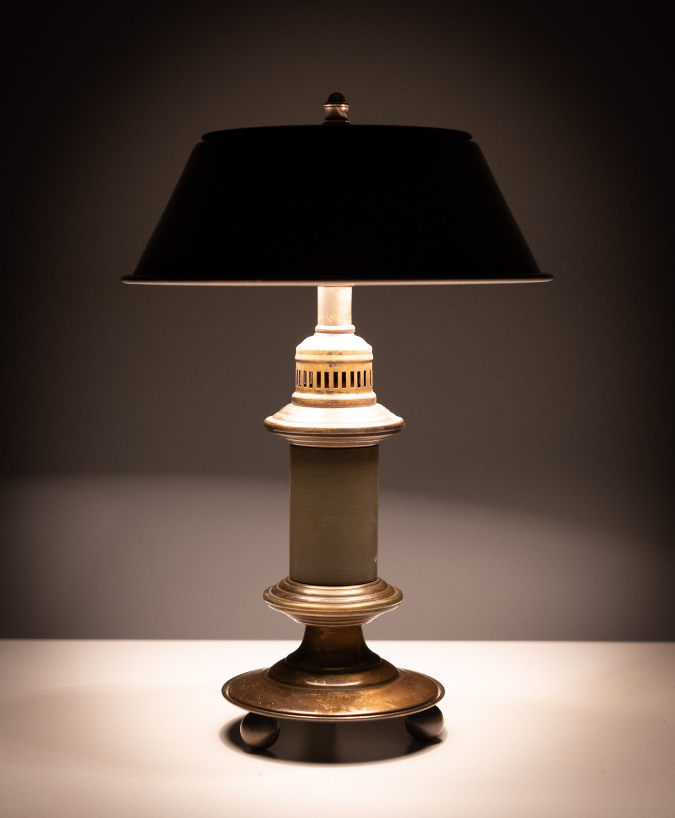 Small Metal Bouillotte Table Lamp 1970s USA photo 469.0