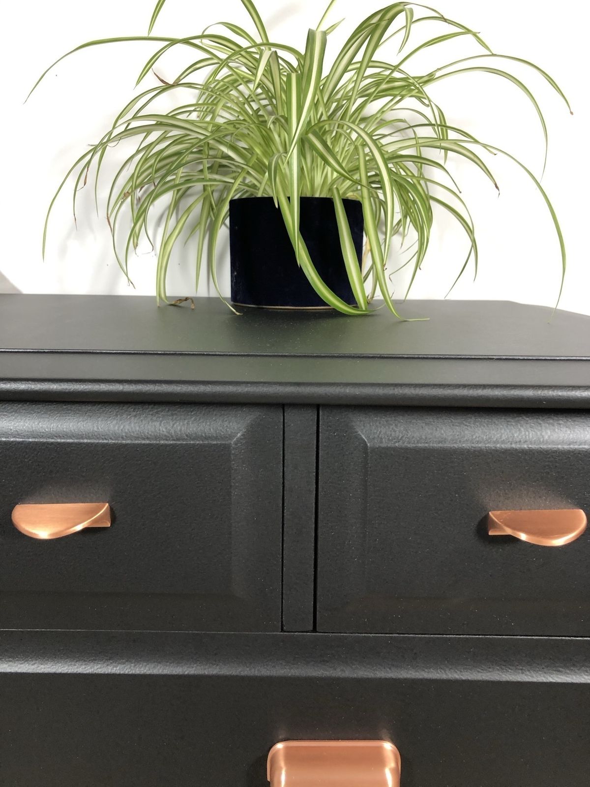 Stag Minstrel Chest Of 4 Over 2 Drawers Painted Black photo for sale