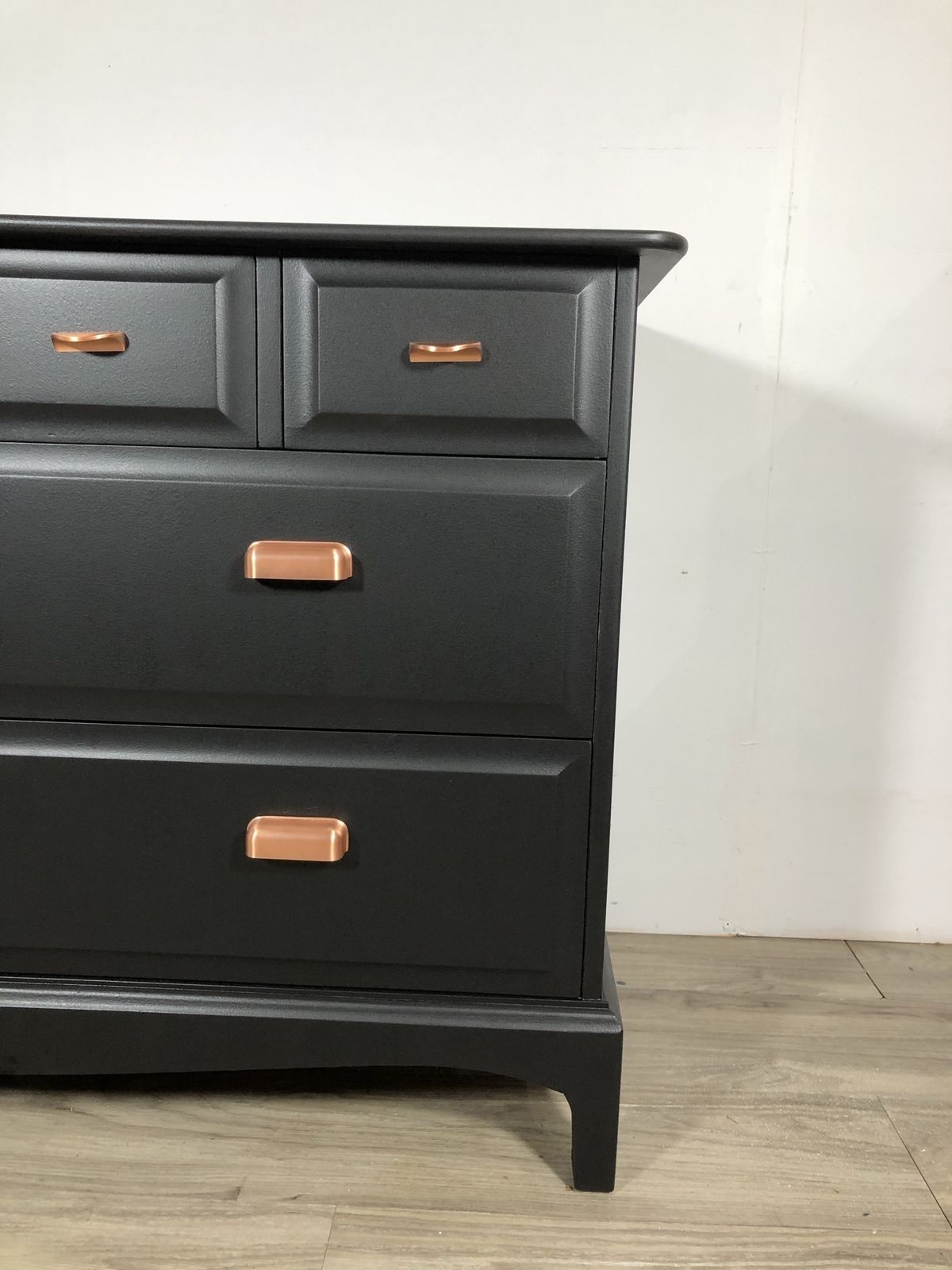 Stag Minstrel Chest Of 4 Over 2 Drawers Painted Black photo vinterior