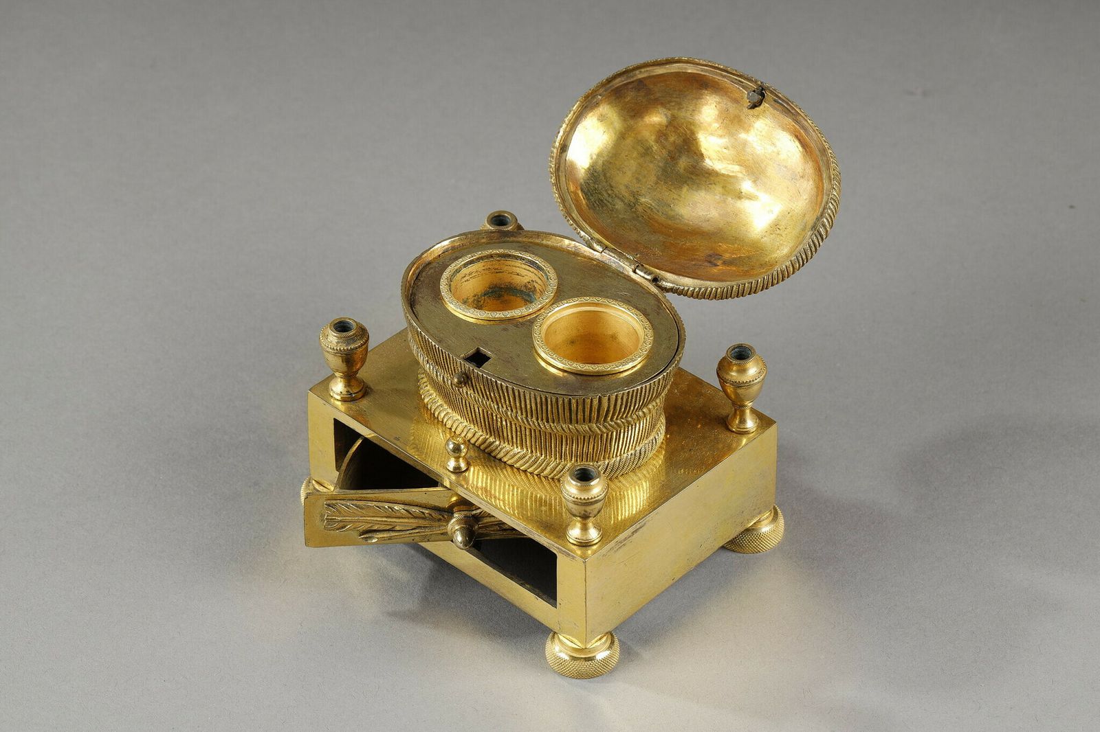 Gilt Bronze Inkwell Forming A Basket Of Grapes photo vinterior