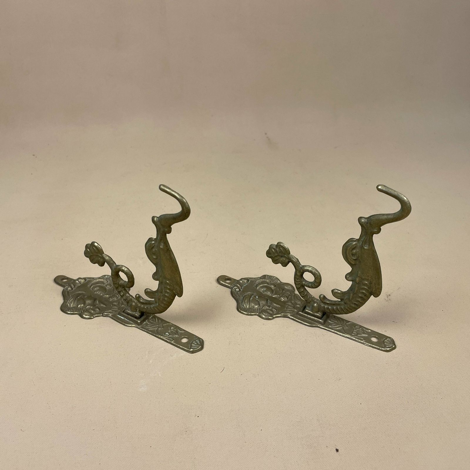 X2 Antique Solid Brass Wall Hook Hanging Vintage Coat Hooks Ornate Pattern Aged Fixture Cottage Oriental Chinese Old Set Door Hanger