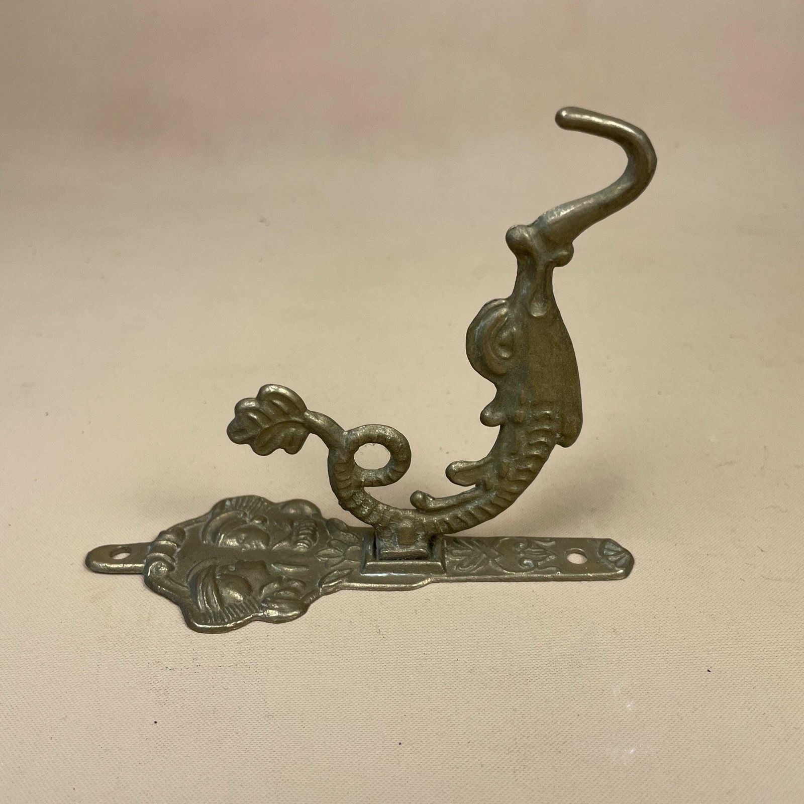 X2 Antique Solid Brass Wall Hook Hanging Vintage Coat Hooks Ornate Pattern Aged Fixture Cottage Oriental Chinese Old Set Door Hanger photo buy