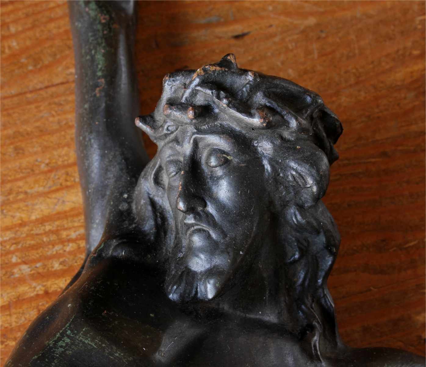 photo vintage Large Bronze Jesus Christ Figure. 19th Century Corpus Religious Statue.
